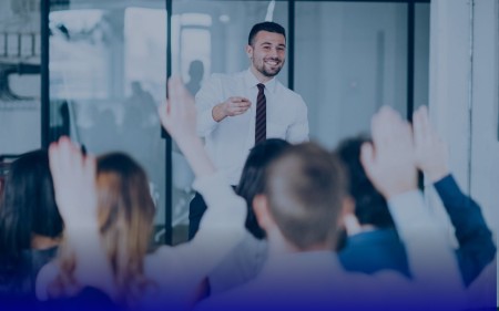 Diplomado o especialización: cómo elegir según tu momento laboral